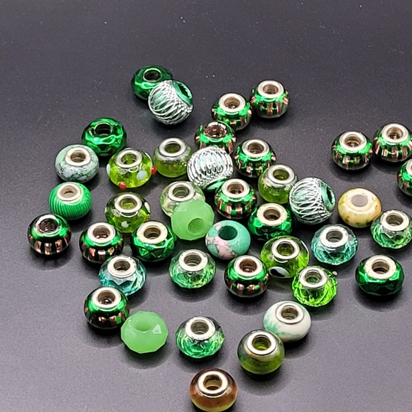 NEW-40 pc Randomly Mixed Large Hole European Beads - Picture 6 of 6